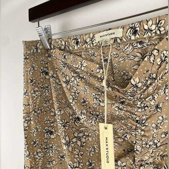NWT Max Studio Floral Skirt - Picture 2 of 8